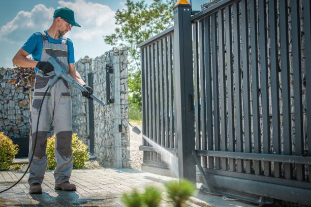 Best Pool Deck Cleaning  in Newburgh Heights, OH